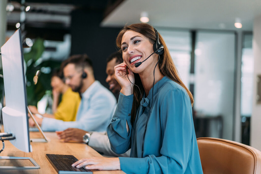 bdt_ose_image-1 Call center employee with headset